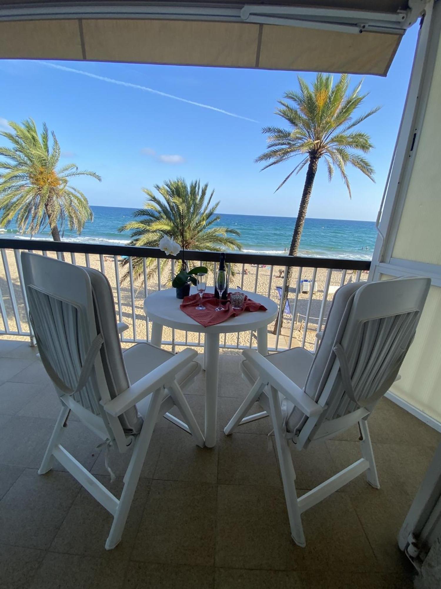 El Velero Una Terraza Al Mar Lejlighed Calafell Eksteriør billede